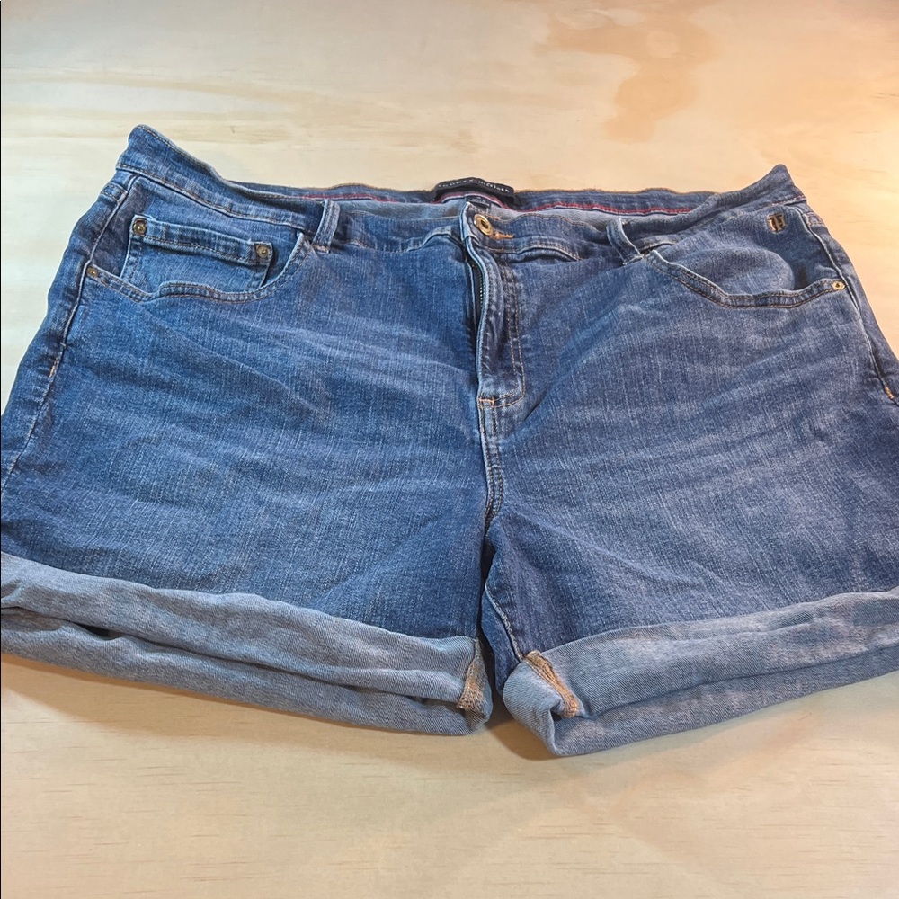 Tommy Hilfiger Classic Blue Jean Shorts  High Waisted Sz 18